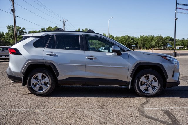 Used 2025 Toyota RAV4 XLE AWD/4WD image 4