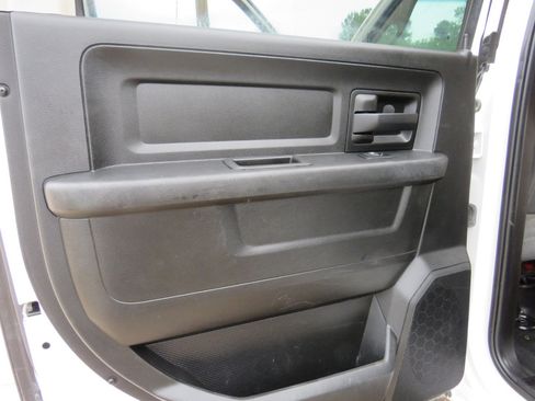 Used 2018 RAM 3500 Tradesman w/ Chrome Appearance Group image 21