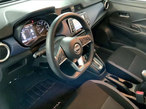 Used 2025 Nissan Versa SV FWD image 14