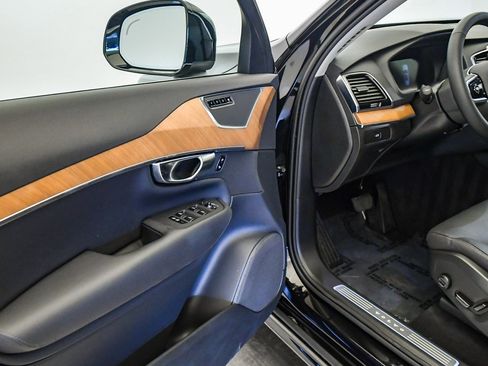 Certified 2025 Volvo XC90 B6 Plus image 24