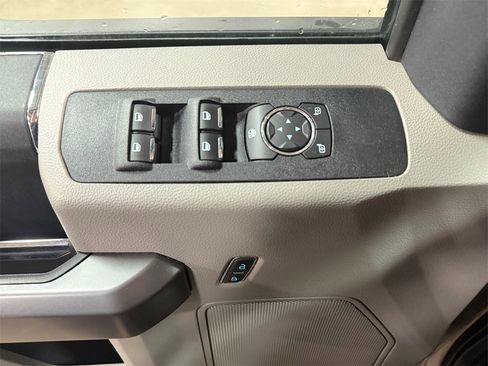 Used 2020 Ford F250 XLT w/ XLT Value Package image 27