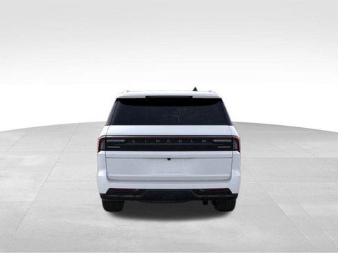 New 2025 Lincoln Navigator Reserve image 28