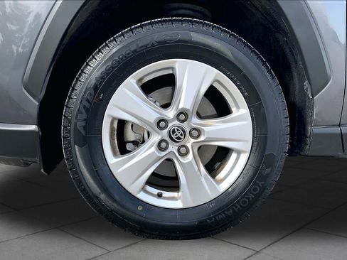 Used 2021 Toyota RAV4 XLE FWD image 11