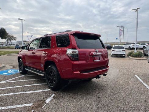 Used 2022 Toyota 4Runner SR5 image 3