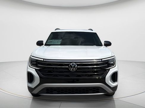 New 2026 Volkswagen Atlas Peak Edition AWD/4WD image 2