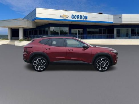 Used 2025 Chevrolet Trax RS w/ Driver Confidence Package image 7