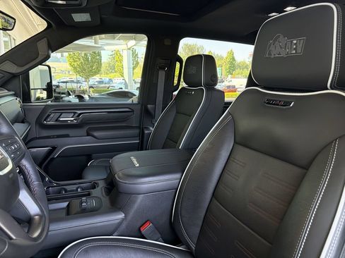 Certified 2025 GMC Sierra 2500 AT4X w/ AT4X AEV Edition AWD/4WD image 20