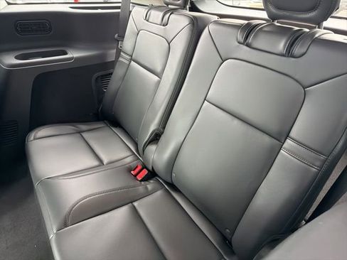 New 2026 Lincoln Aviator AWD image 10
