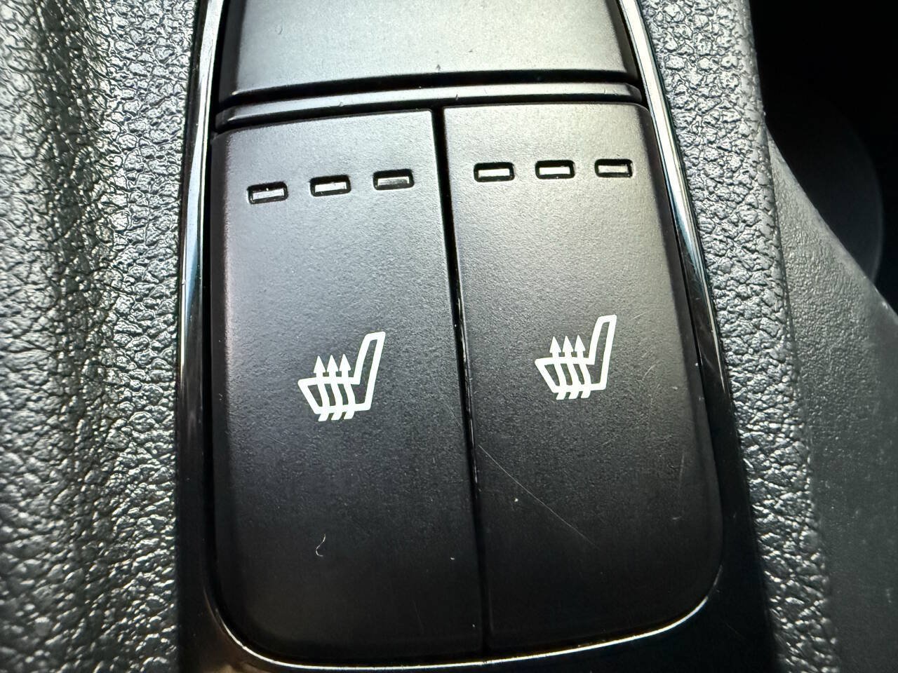 Used 2018 Kia Niro EX FWD image 32