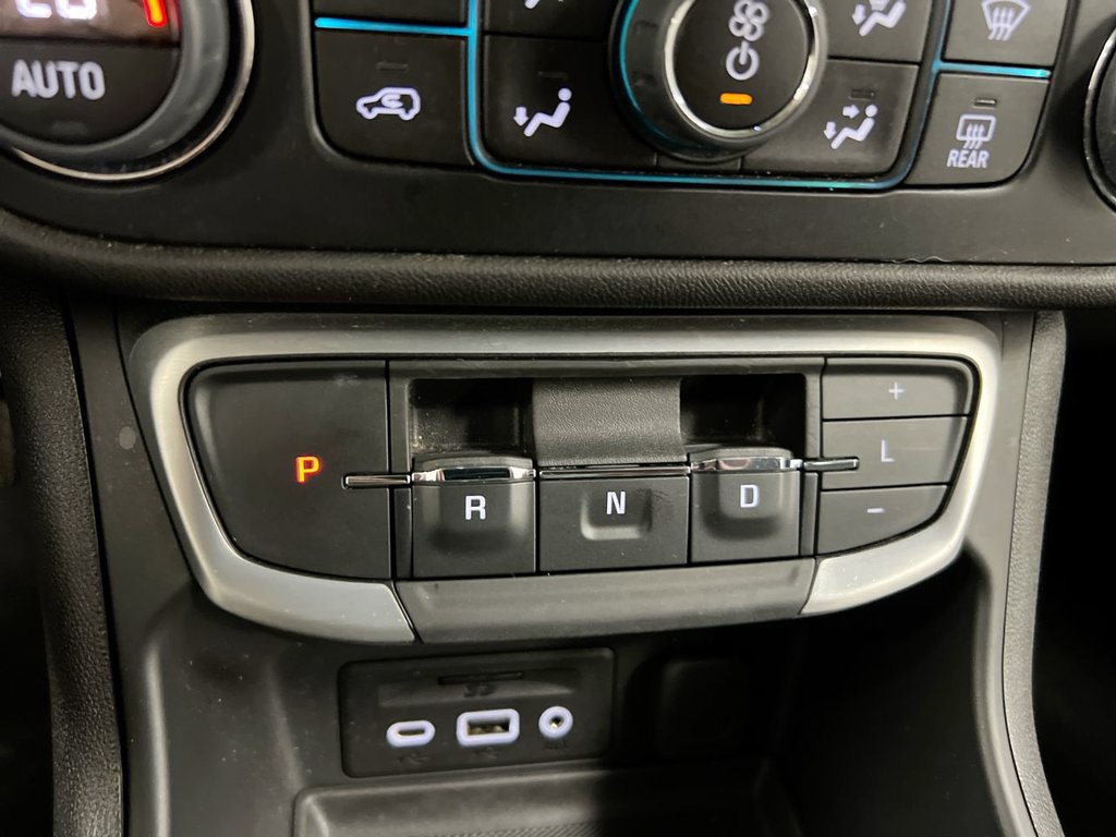 Used 2024 GMC Terrain SLE w/ Driver Convenience Package AWD/4WD image 18