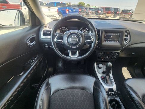 Used 2018 Jeep Compass Latitude w/ Popular Equipment Group AWD/4WD image 12