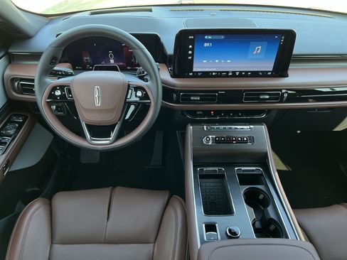 New 2025 Lincoln Aviator Reserve w/ Luxury Package image 15