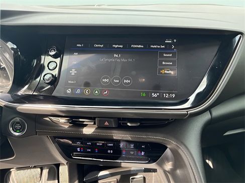 Used 2022 Buick Envision Avenir w/ Technology Package II image 25