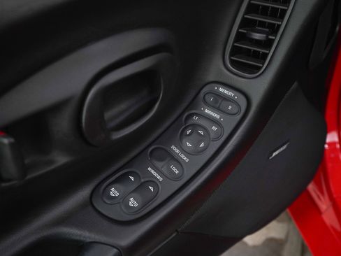 Used 2001 Chevrolet Corvette Convertible w/ Preferred Equipment Group1 image 14