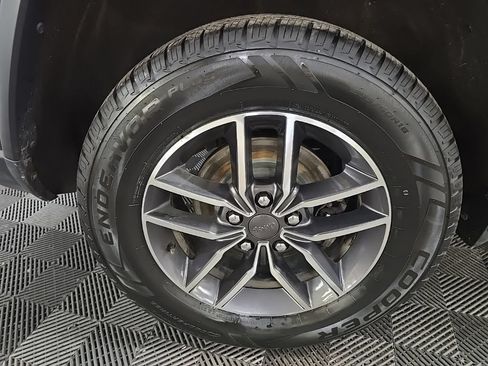 Used 2020 Jeep Grand Cherokee Limited AWD/4WD image 14