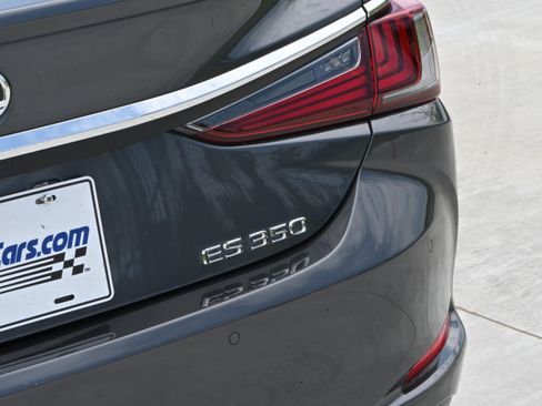 Used 2025 Lexus ES 350 Ultra Luxury w/ Accessory Package (Z2) FWD image 37