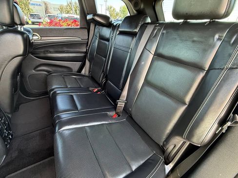 Used 2017 Jeep Grand Cherokee Limited w/ Luxury Group II AWD/4WD image 12