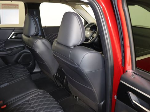 Used 2024 Mitsubishi Outlander SEL image 44