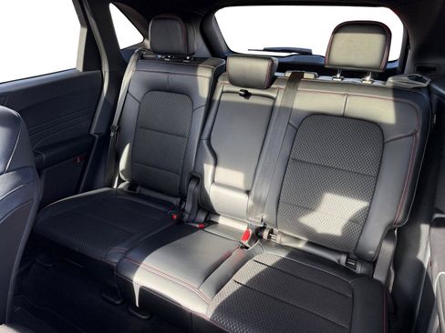 New 2025 Ford Escape ST-Line w/ Tech Pack #1 AWD/4WD image 13