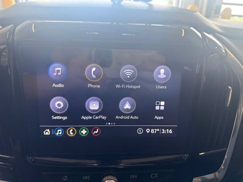 Used 2021 Chevrolet Traverse LT FWD image 8