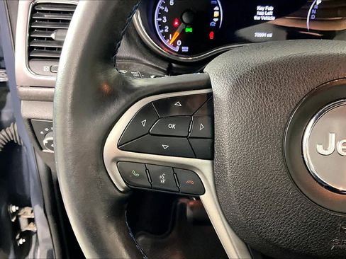 Used 2018 Jeep Grand Cherokee Laredo image 23