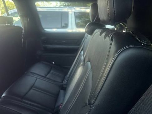 Used 2024 Jeep Wagoneer L Series III w/ Premium Group I AWD/4WD image 12