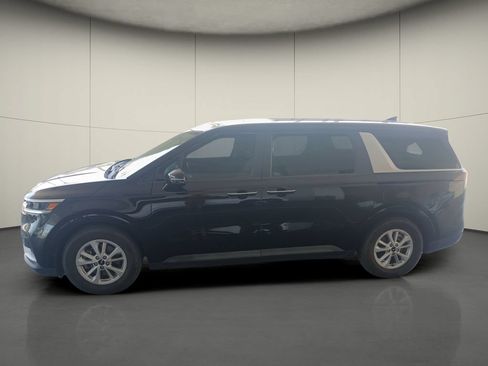 Used 2022 Kia Carnival LX FWD image 4