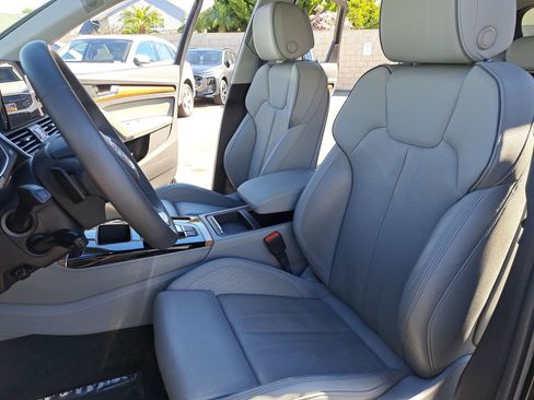 Used 2022 Audi Q5 2.0T Prestige w/ Prestige Package image 15