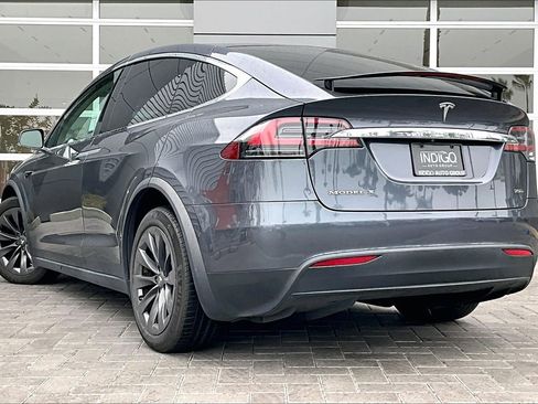 Used 2018 Tesla Model X 75D image 12