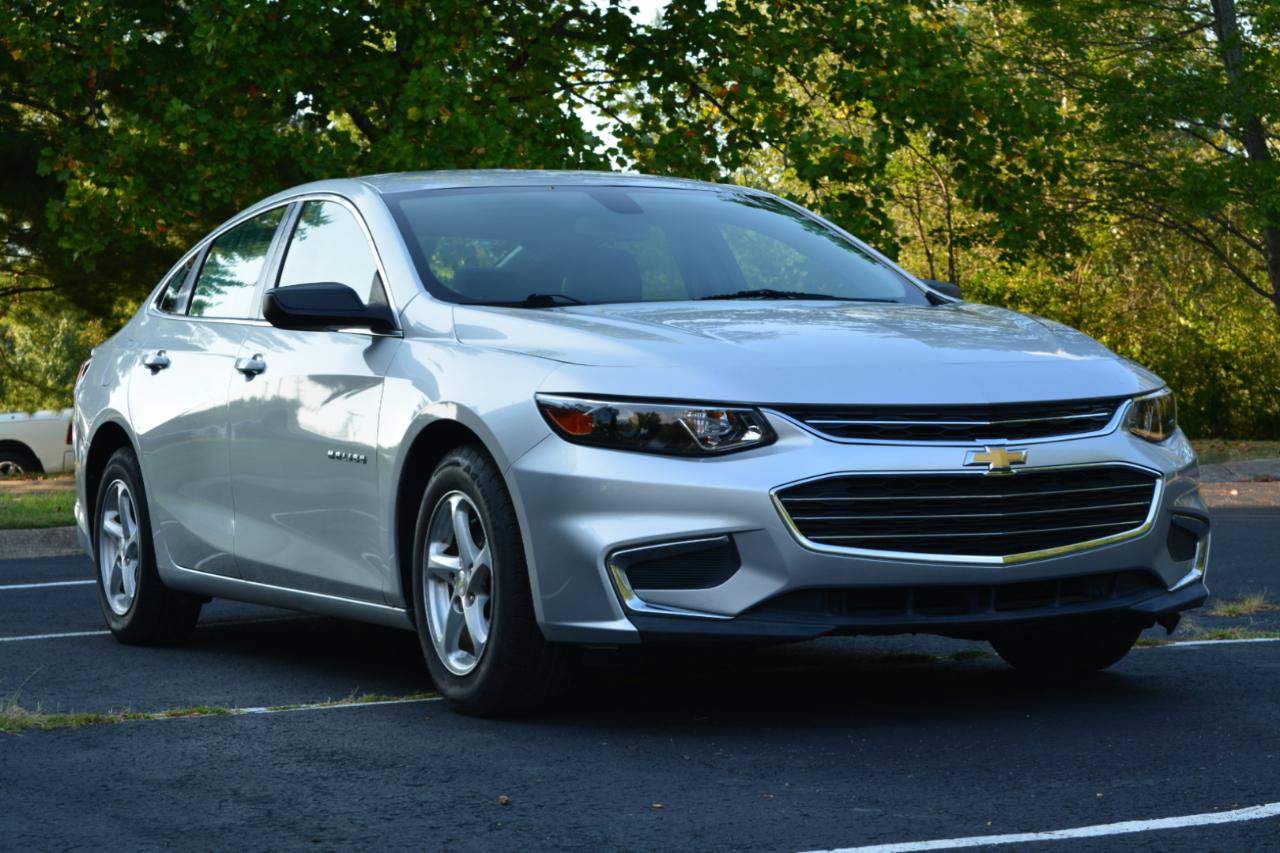 Used 2017 Chevrolet Malibu LS FWD image 3