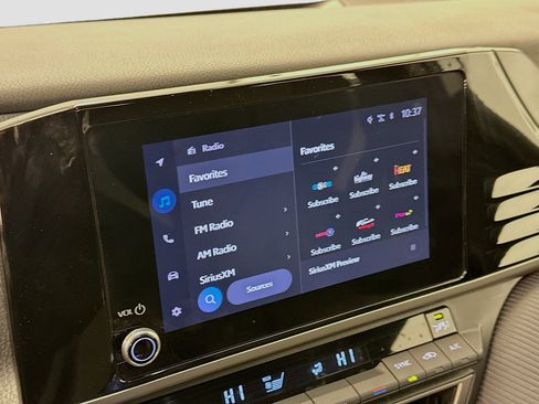 Used 2025 Toyota Camry SE image 21