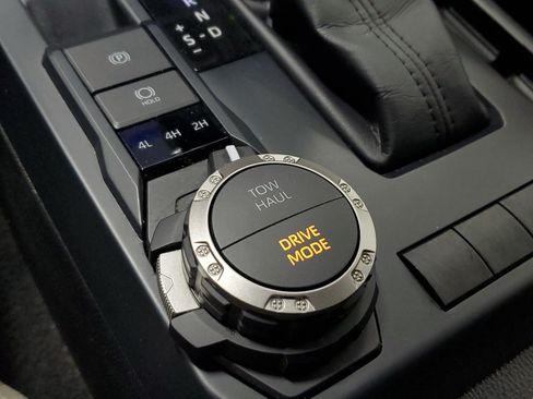 Certified 2025 Toyota Tacoma TRD Sport AWD/4WD image 31