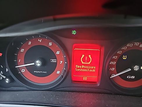 Used 2009 Pontiac G8 GT w/ Premium Package image 9