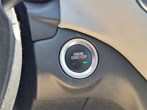 Used 2024 Chevrolet Equinox LT image 18