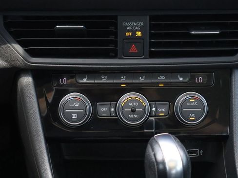 Used 2019 Volkswagen Jetta SE FWD image 21