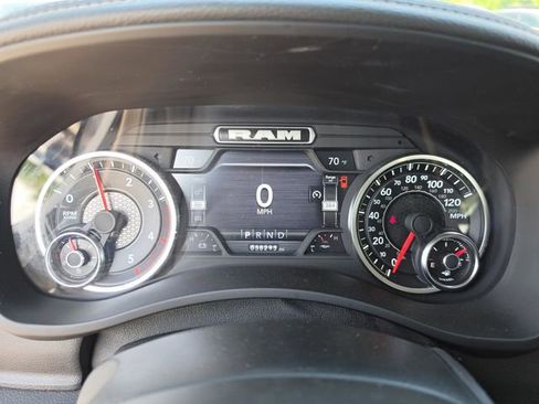 Used 2024 RAM 2500 Laramie AWD/4WD image 39