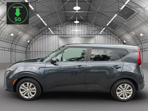 Used 2020 Kia Soul LX FWD image 2