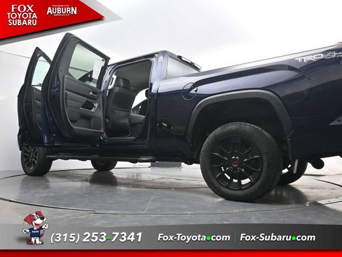 Used 2024 Toyota Tundra Limited AWD/4WD image 31