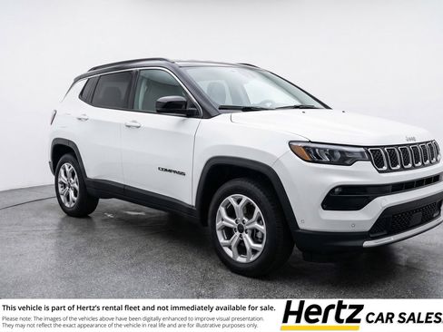 Used 2025 Jeep Compass Latitude AWD/4WD image 1