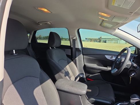 Used 2024 Kia Forte LXS w/ LXS Technology Package FWD image 12