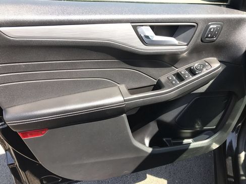 Used 2025 Ford Escape Platinum AWD/4WD image 13