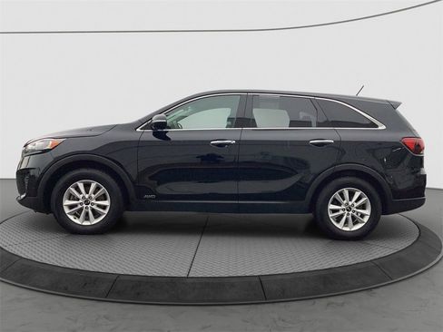 Used 2020 Kia Sorento LX image 4