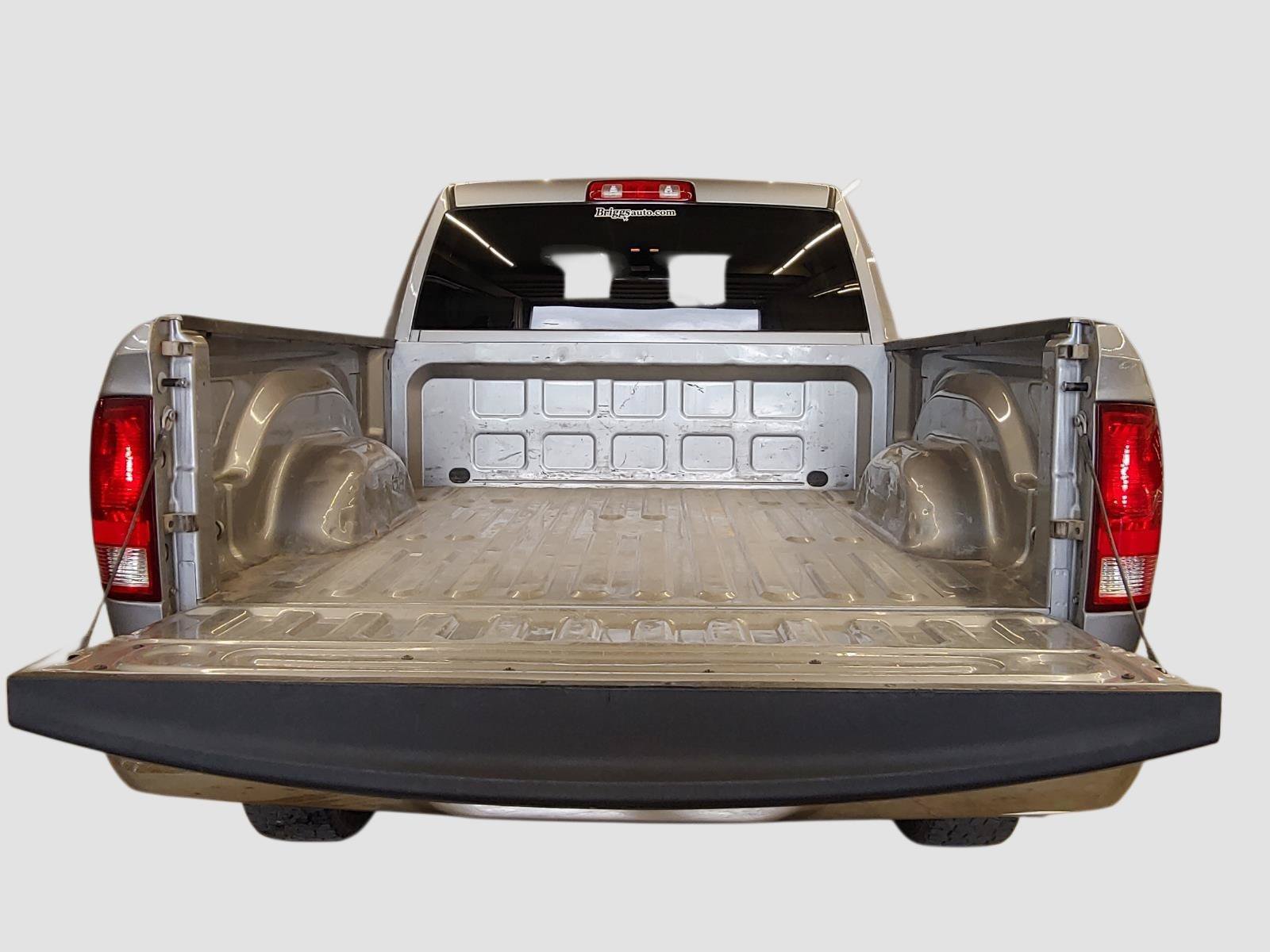 Used 2024 RAM 1500 Classic SLT AWD/4WD image 9