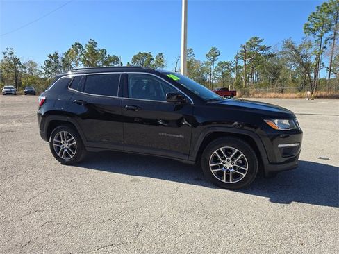 Used 2020 Jeep Compass Latitude image 2