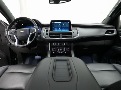 Used 2022 Chevrolet Suburban LT image 5