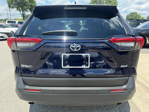 Used 2021 Toyota RAV4 XLE Premium FWD image 4