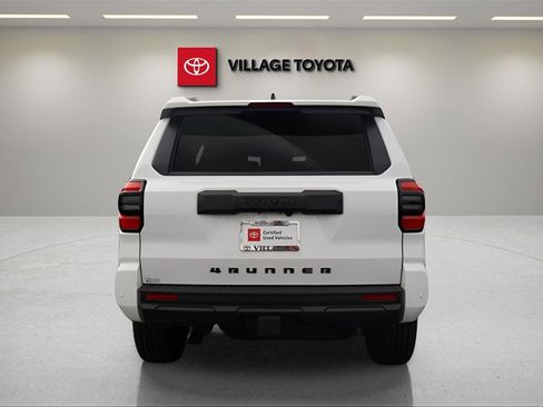 Certified 2025 Toyota 4Runner TRD Off-Road Premium image 4