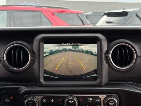 Used 2023 Jeep Wrangler Unlimited Rubicon 4xe w/ Cold Weather Group AWD/4WD image 4