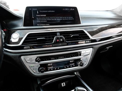 Used 2017 BMW 750i RWD image 29