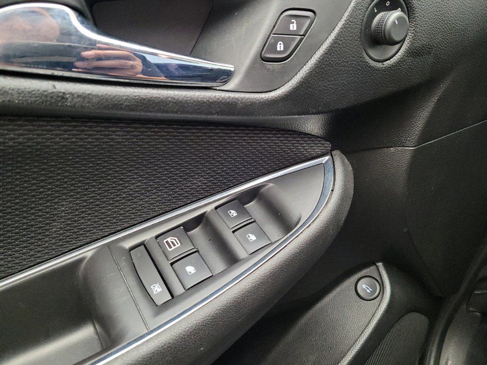 Used 2017 Chevrolet Cruze LT FWD image 27
